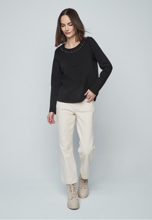 Camiseta pedrería cuello NEGRO