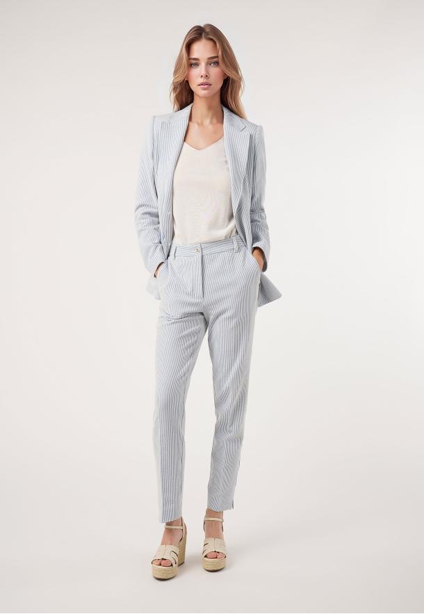 Pantalón rayas seersucker. Traje AZUL
