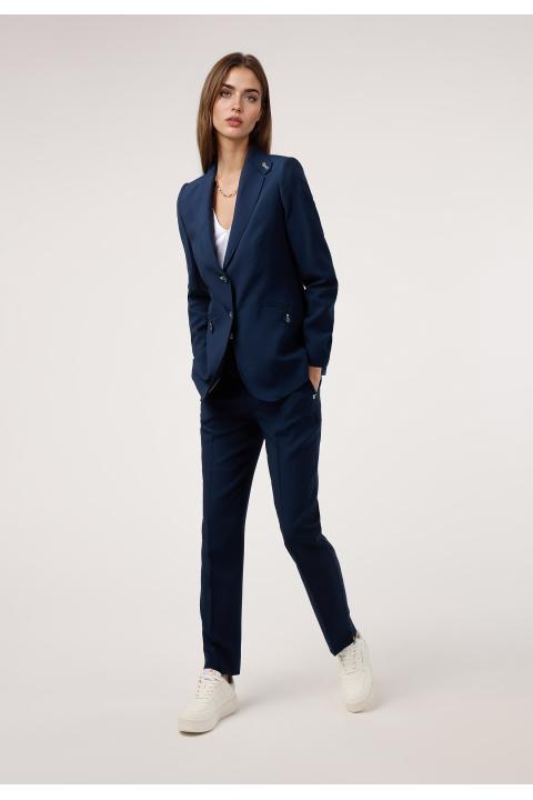 Pantalón contrastes. Traje AZUL MARINO