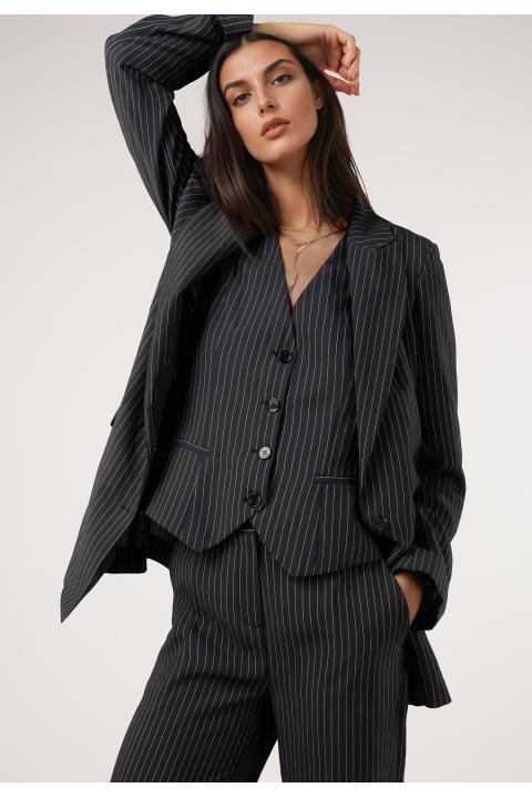 Blazer rayas.Traje NEGRO