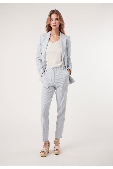 Pantalón rayas seersucker. Traje AZUL