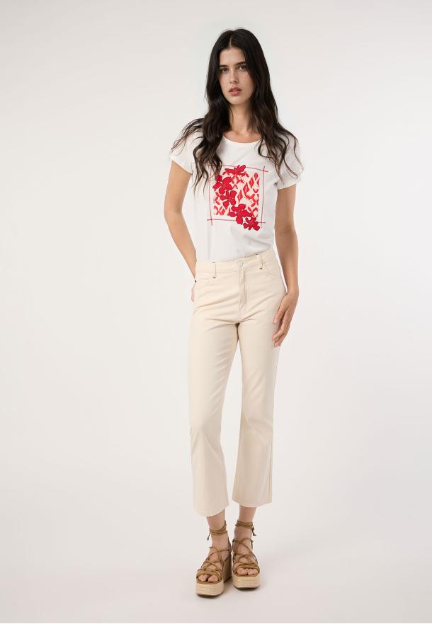 Pantalón crop detalle CRUDO